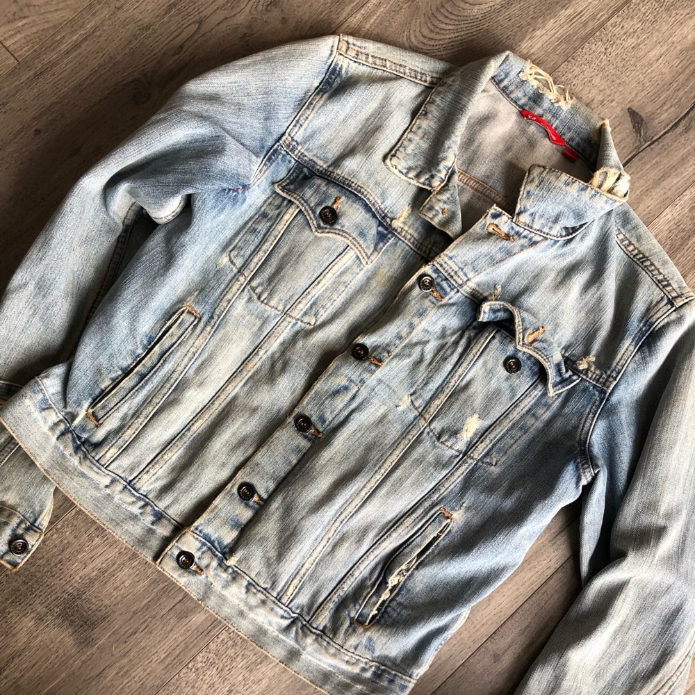 Size M: Men’s Jean jacket